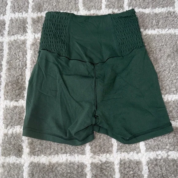 Aerie Offline Real Me Green Smocked 3” High Rise Shortie - Picture 4 of 6